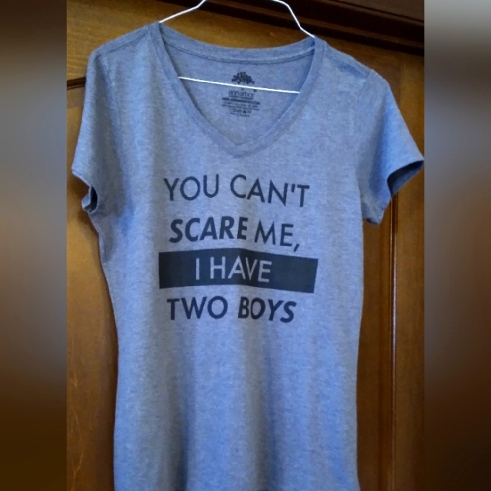 Nwot mom tee large